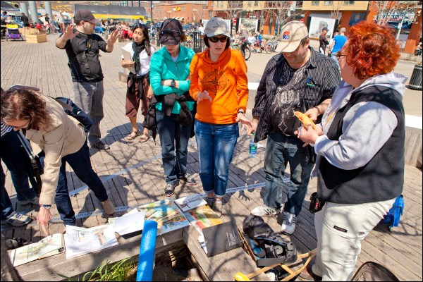 13Apr28Lachine_chatting02